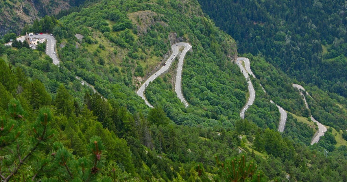 What’s Faster Up Alpe d’Huez, a Car or a Cyclist? | TomTom Blog