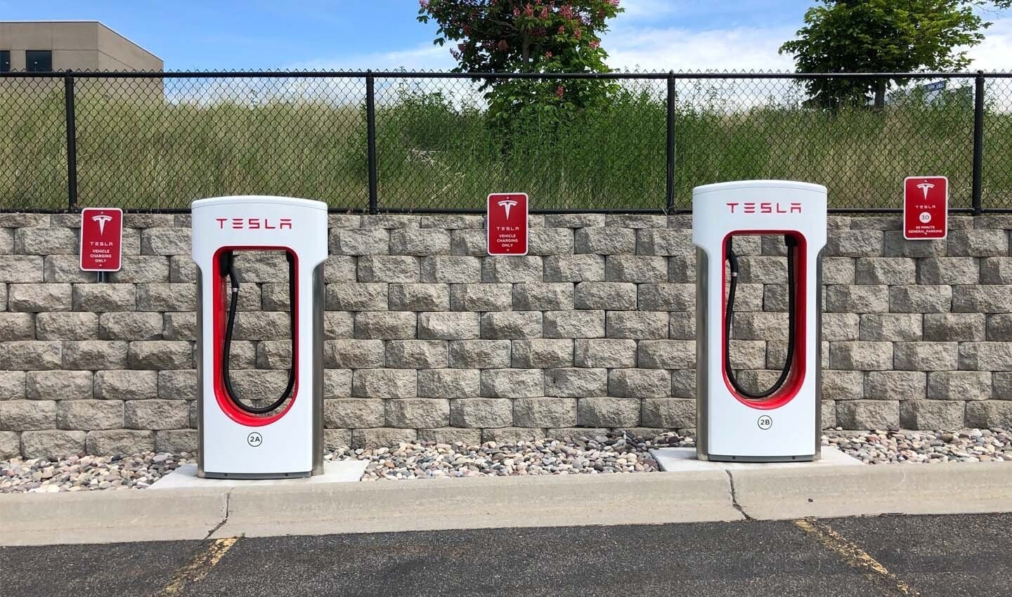Tesla has opened its Supercharger network for all EVs in the Netherlands.