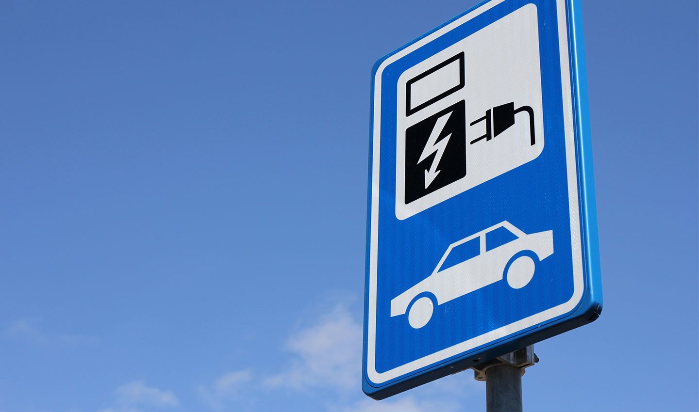 parking sign for electric vehicles